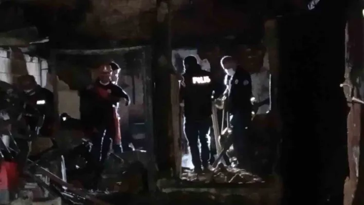 Bursa'daki ev yangınında kaybolan yaşlı adamın cansız bedeni bulundu