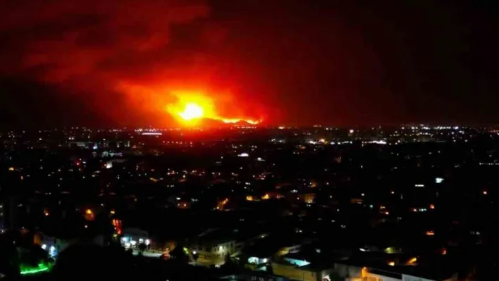 Bursa'daki yangında, patlamalar havadan görüntülendi