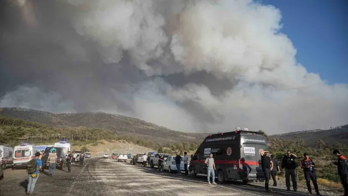 Bursa'daki yangınlara Büyükşehirden 185 araç ve 568 personelle müdahale