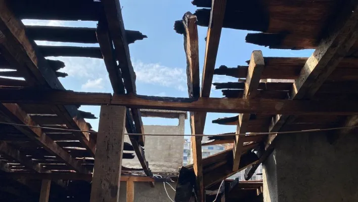 Bursa'nın 'Neronu' bu kez tutuklandı, 4. yangında çatı kül oldu