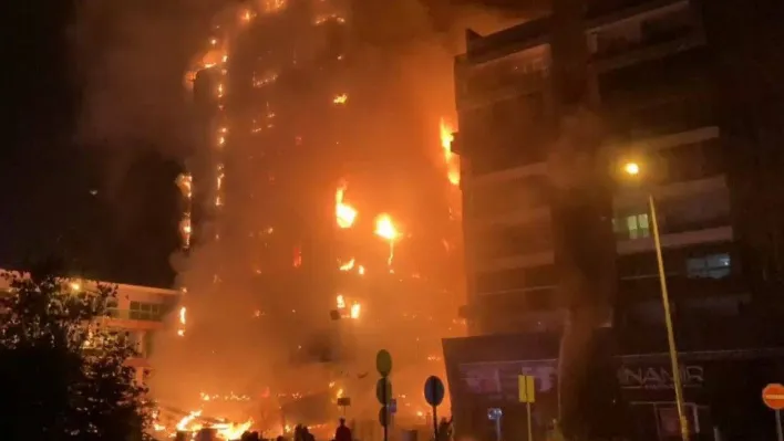 Bursa'nın Nilüfer ilçesine bağlı Özlüce Mahallesi Ahmet Taner Kışlalı bulvarında bulunan 10 katlı iş yerinde yangın çıktı. Yangın yan taraftaki binaya sıçradı. Olay yerine çok sayıda itfaiye ve sağlık ekibi sevk edildi. İtfaiye ekiplerinin yangına müdahal