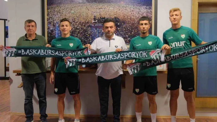 Bursaspor, 3 futbolcuyla profesyonel sözleşme imzaladı