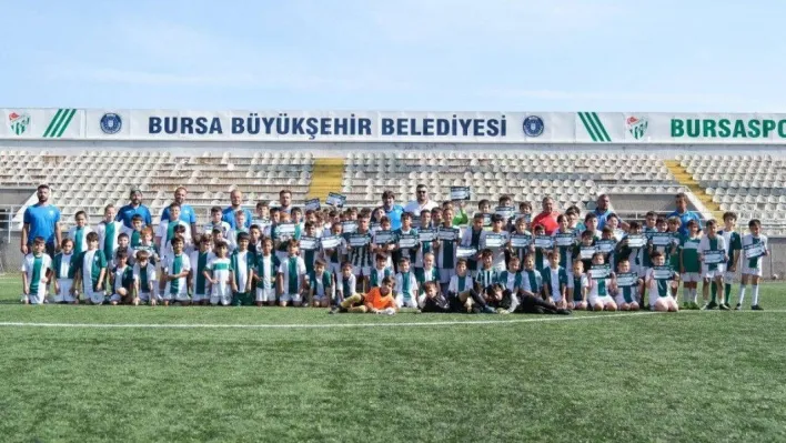 Bursaspor Futbol Okulu'nun yaz dönemi sona erdi