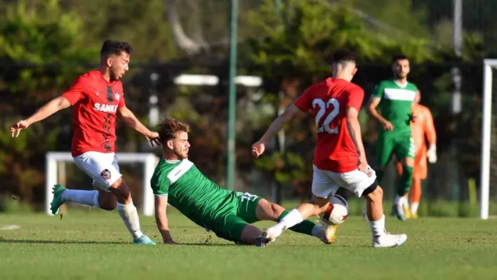 Bursaspor hazırlık maçında Gaziantep FK ile berabere kaldı