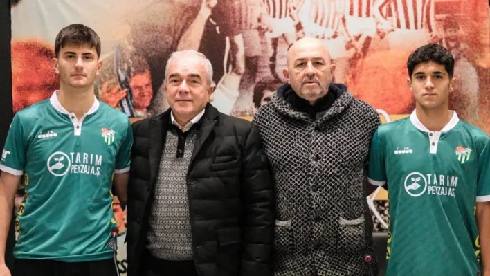 Bursaspor Kulübü, Ahmet Hakan Atış ve Ahmet Berke Ay'la profesyonel sözleşme imzaladı