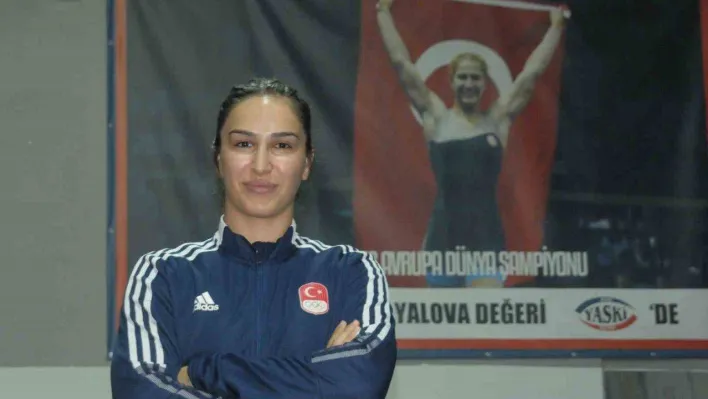 Buse Tosun Çavuşoğlu'nun hedefi kadın güreşinde ilk olimpiyat altın madalyası