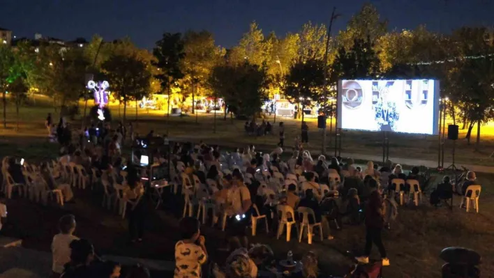 Büyükçekmece'de 'Yaz Sinema Günleri'ne vatandaştan yoğun ilgi