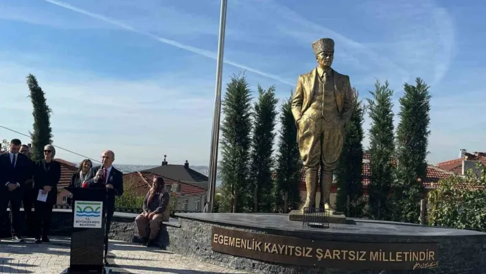 Büyükçekmece'de Atatürk anıtı açıldı