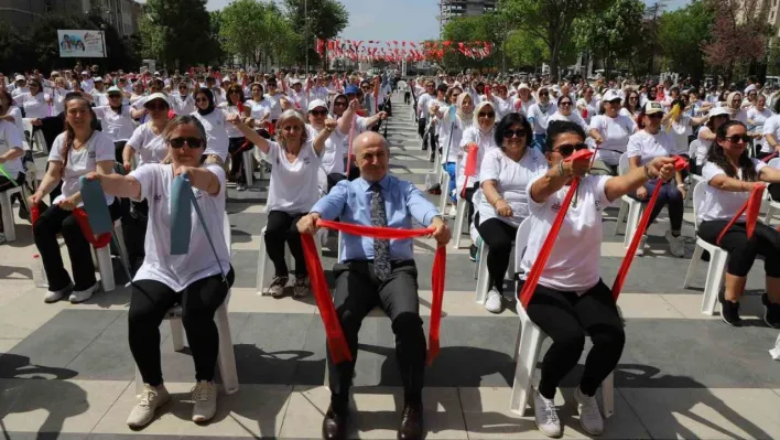 Büyükçekmece'de Dünya Pilates Günü renkli görüntülere sahne oldu