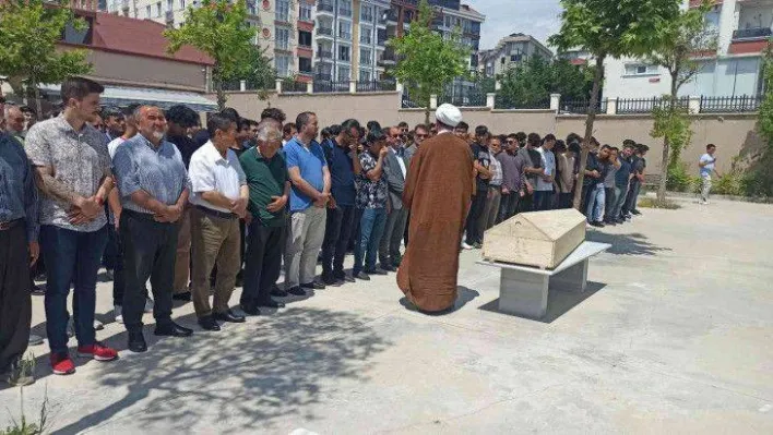 Kumburgaz'daki kazada hayatını lise öğrencisi Murtaza Mardani son yolculuğuna uğurlandı