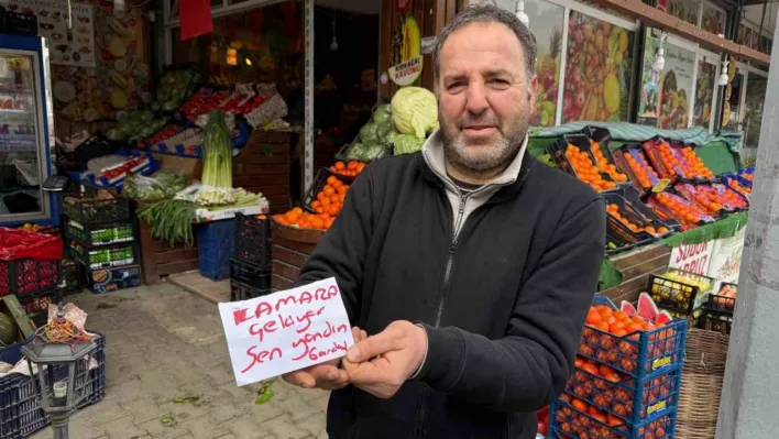 Büyükçekmece'de manavdan, iş yerine dadanan hırsıza ilginç uyarı yazısı