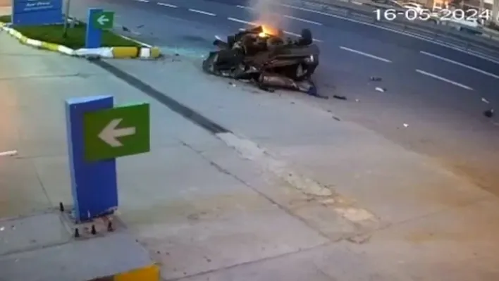 Kumburgaz 'da takla atıp yanan araba olayına ilişkin yeni görüntüsü ortaya çıktı