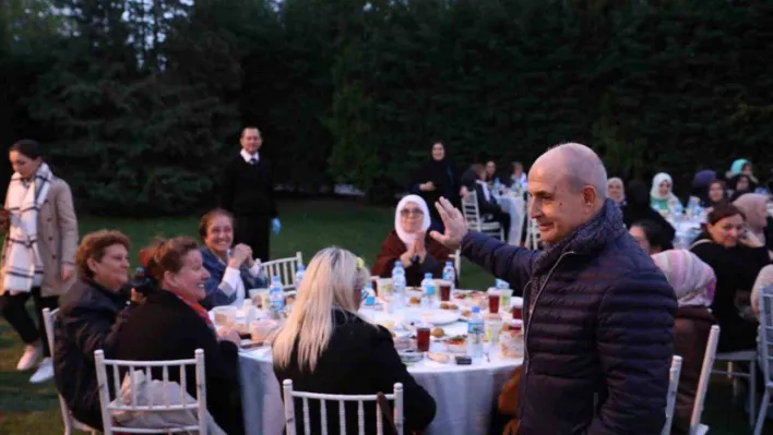 Büyükçekmeceli kadınlar Edirne'de iftar yemeğinde bir araya geldi