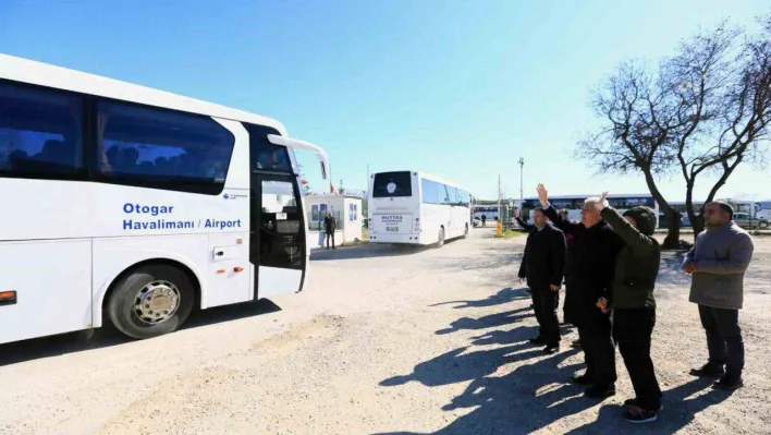 Büyükşehir, depremzedeleri Muğla'ya getiriyor