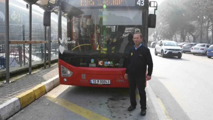 Büyükşehir'in şoförü rahatsızlanan yolcuyu hastaneye yetiştirdi