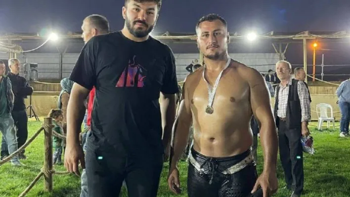 Büyükşehirin pehlivanı Dünya şampiyonu oldu