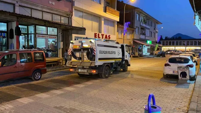 Cadde ve sokaklarda temizlik çalışması yürütülüyor