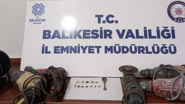 Çalınan malzemeler için gittiler tarihi eser çıktı