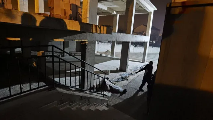 Caminin müştemilatından düşen adam hayatını kaybetti