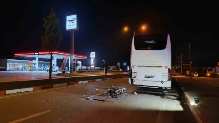 Çan'da motosiklet otobüse arkadan çarptı: 1 kişi öldü, 1 kişi ağır yaralandı