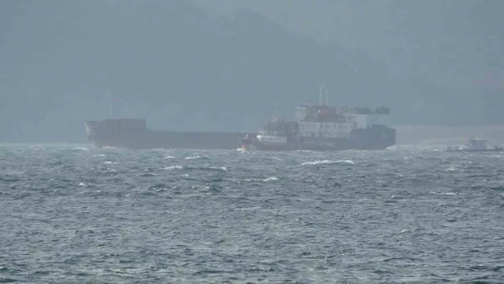 Çanakkale Boğazı'nda genel yük gemisi makine arızası yaptı