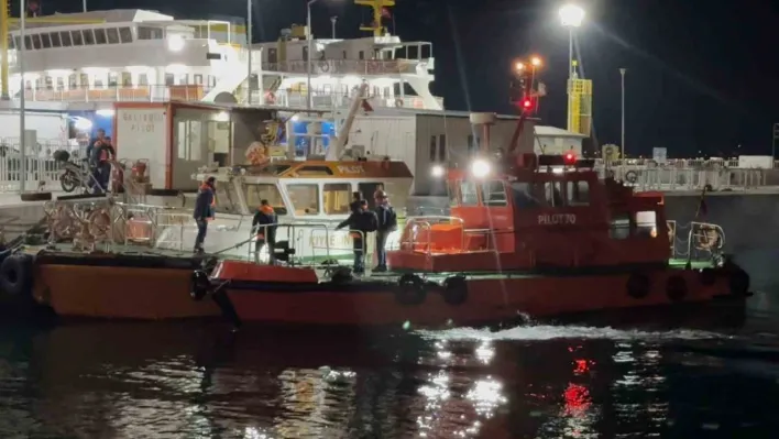 Çanakkale Boğazı'nda tankere çıkarken denize düşen kılavuz kaptan kurtarıldı