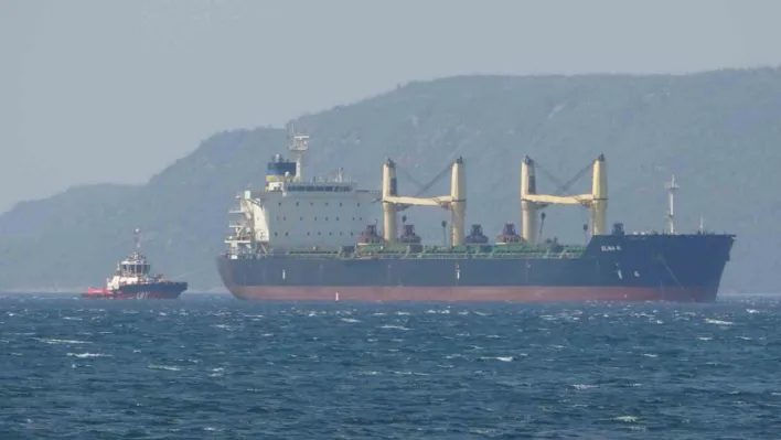 Çanakkale Boğazı'ndan geçen genel kargo gemisi makine arızası yaptı
