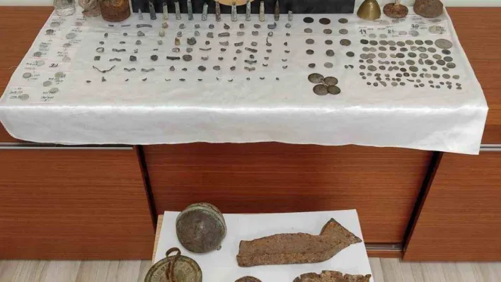 Çanakkale'de 120 adet sikke ele geçirildi