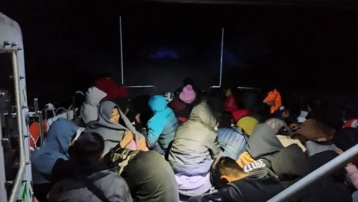 Çanakkale'de 42 düzensiz göçmen kurtarıldı