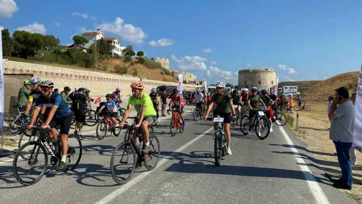 Çanakkale'de 750 bisikletçi şehitlere saygı için pedal çevirdi