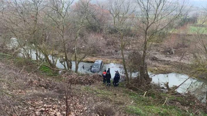 Çanakkale'de araç çaya uçtu: 1 yaralı, 1 kayıp