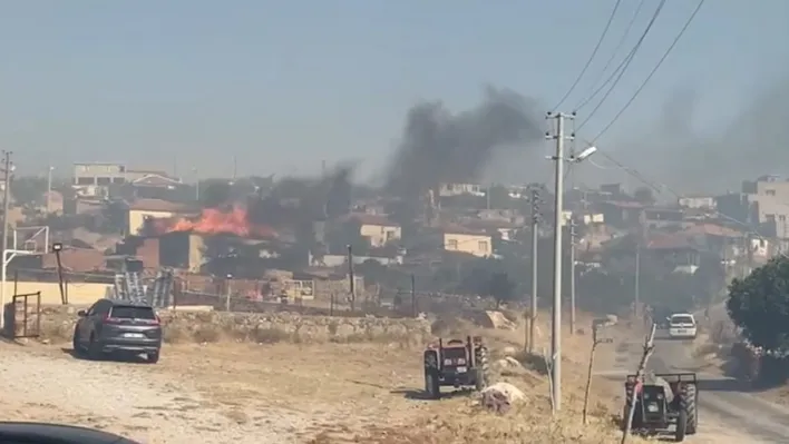 Çanakkale'de çıkan orman yangınında tedbiren iki köy boşaltıldı