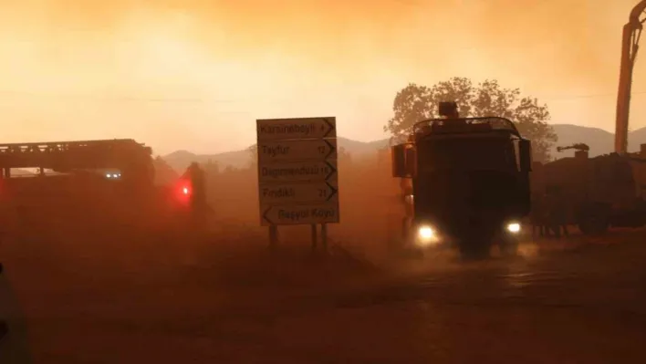 Çanakkale'de çıkan orman yangınında 5 köy tahliye edildi