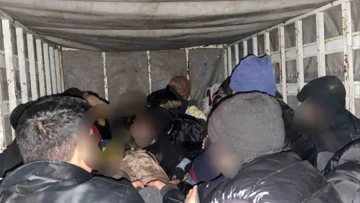Çanakkale'de göçmen kaçakçılığı operasyonu: 4 organizatör ile 75 kaçak göçmen yakalandı