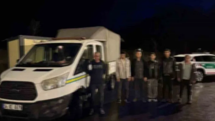 Çanakkale'de göçmen kaçakçılığı operasyonu: 6 organizatör ve 56 kaçak göçmen yakalandı
