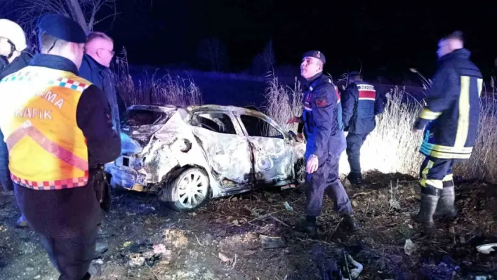 Çanakkale'de iki otomobilin çarpıştığı kazada ölü sayısı 2'ye yükseldi