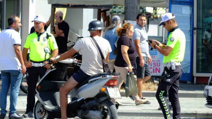 Çanakkale'de motosiklet sürücülerine 'Kaskınla yol ver hayata' sloganıyla denetim gerçekleştirildi