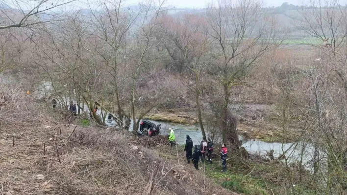 Çanakkale'de otomobilin çaya uçması sonucu kaybolan kişi ölü olarak bulundu