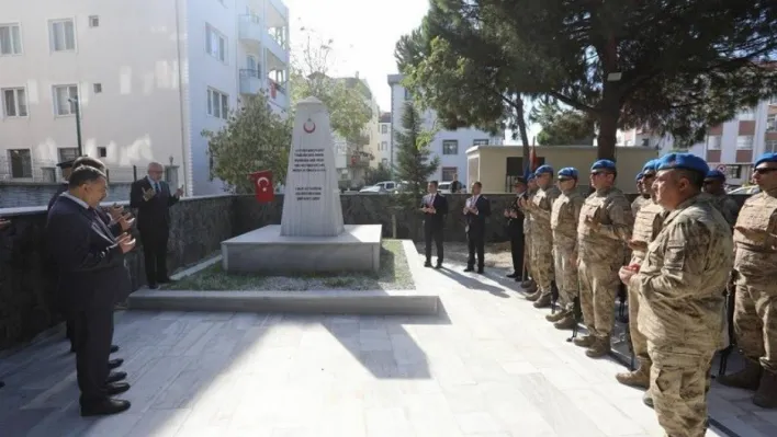 Çanakkale'de restorasyon çalışmaları tamamlanan Hamidiye Şehitliği açıldı