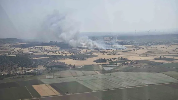 Çanakkale'de tarım arazisinde başlayan yangın kontrol altına alındı