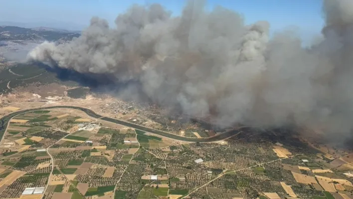 Çanakkale Valisi Toraman, Ayvacık'taki orman yangınını havadan kontrol etti
