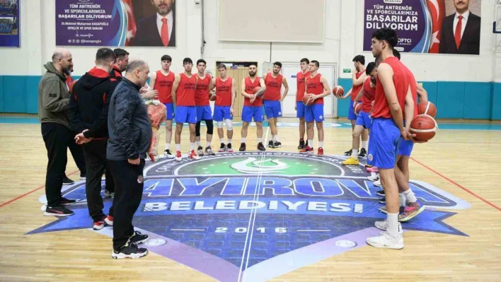 Çayırova Belediyesi Basketbol Takımı rakibine kapılarını açtı