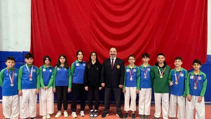 Çayırova Belediyesi karate takımı 7 madalya kazandı