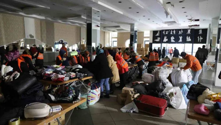 Çayırova deprem bölgesi için tek yürek oldu