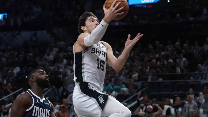 Cedi Osman'lı San Antonio, Clippers'a mağlup oldu