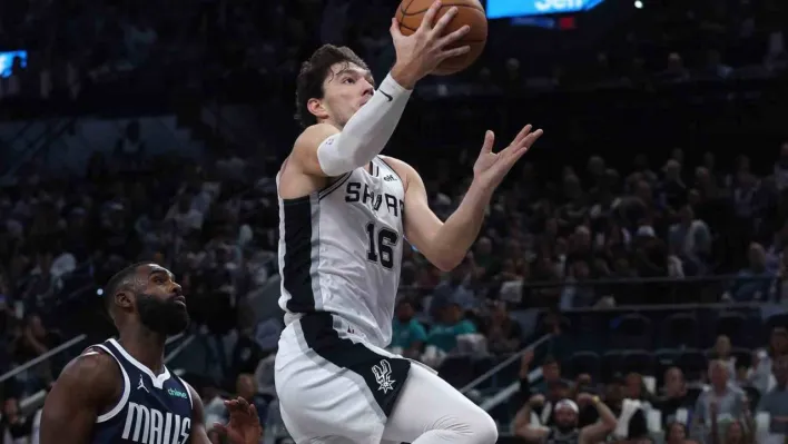 Cedi Osman'lı San Antonio, Dallas'a mağlup oldu