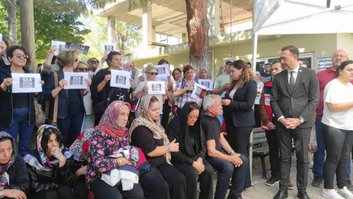 Cenazede 'Sıla bizim kızımız' pankartları açıldı