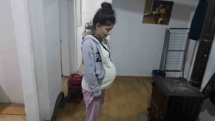 Çerkezköy'de sağanak etkili oldu: Evi lağım suyu bastı