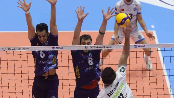 CEV Volleyball Cup: Arkas Spor: 3 - SVG Luneburg: 0