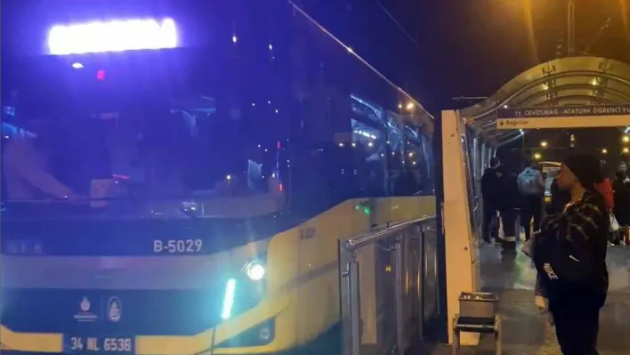 Cevizlibağ'da tramvay raydan çıktı, seferler İETT otobüsleri ile yapıldı